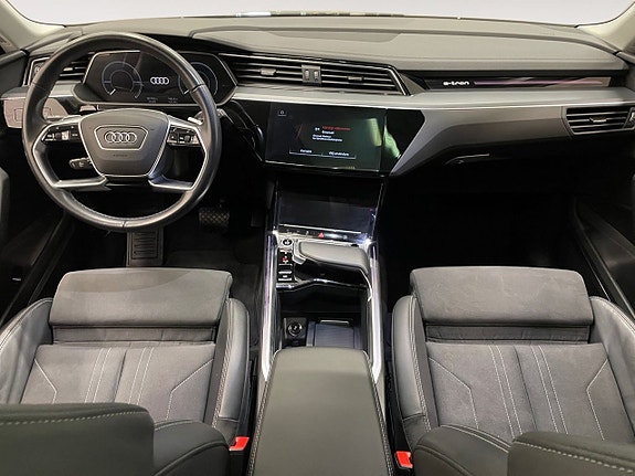 Audi Q8 10 of 26
