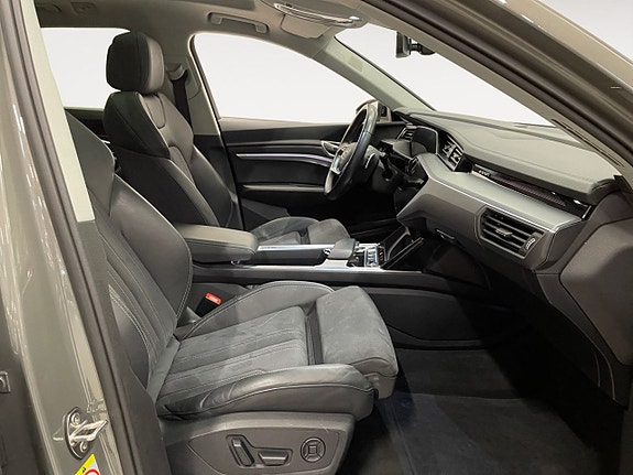 Audi Q8 15 of 26