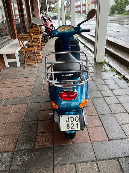 Piaggio Vespa ET4 125 6 of 10