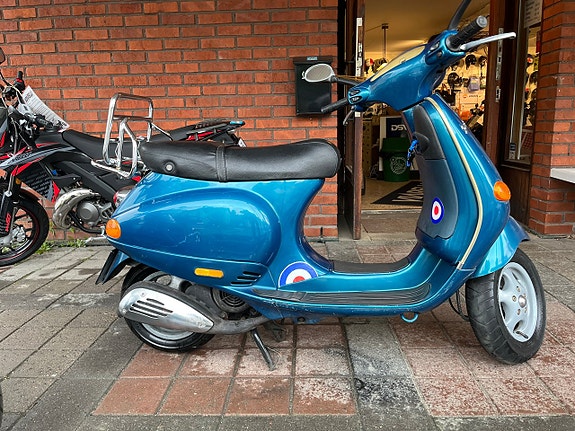 Piaggio Vespa ET4 125