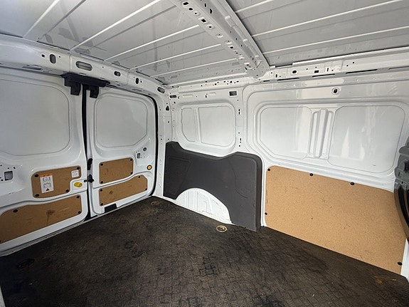 Ford Transit Connect 22 of 26