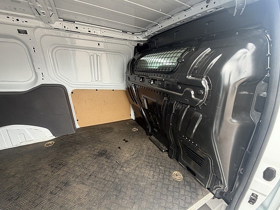 Ford Transit Connect 21 of 26