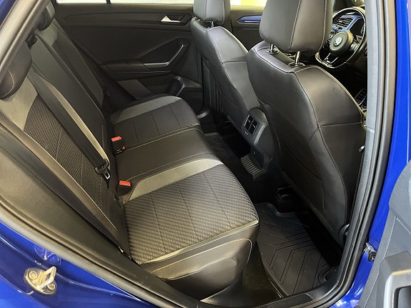 Volkswagen T-Roc 13 of 26