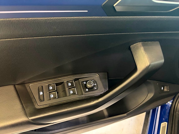 Volkswagen T-Roc 24 of 26