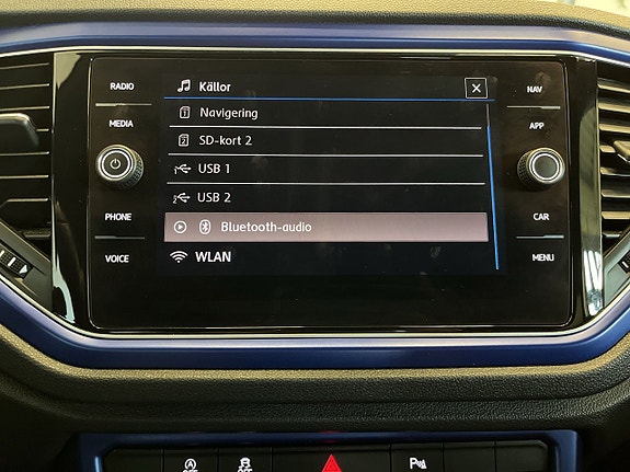 Volkswagen T-Roc 17 of 26