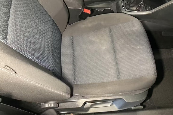 Volkswagen Caddy 17 of 30