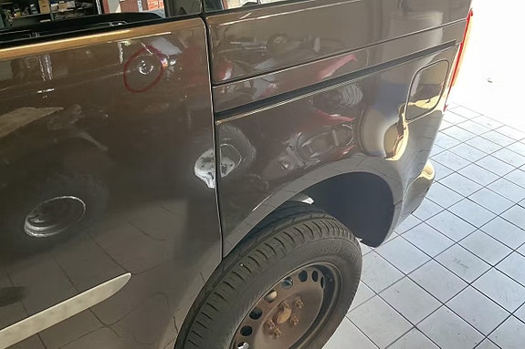 Volkswagen Caddy 25 of 30