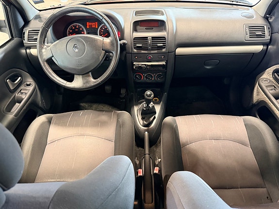 Renault Clio 7 of 11