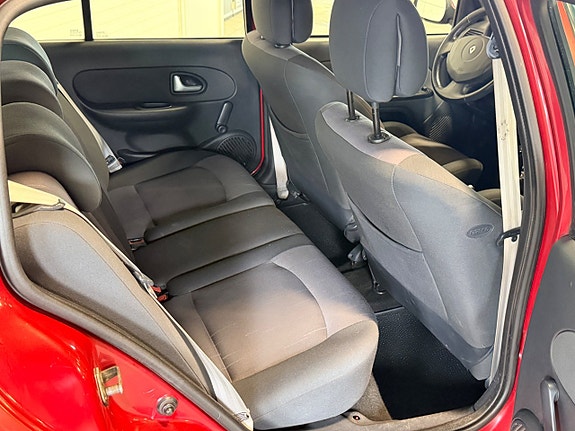 Renault Clio 9 of 11