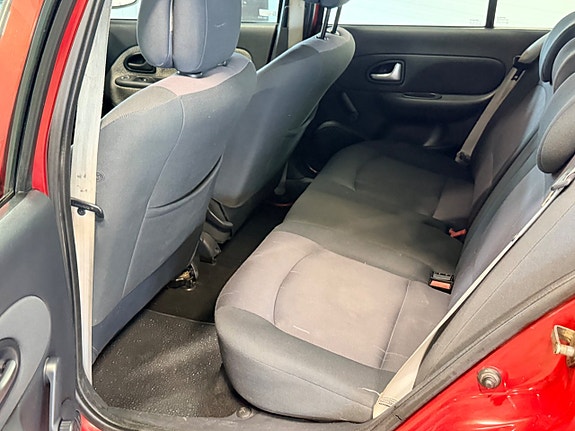 Renault Clio 11 of 11