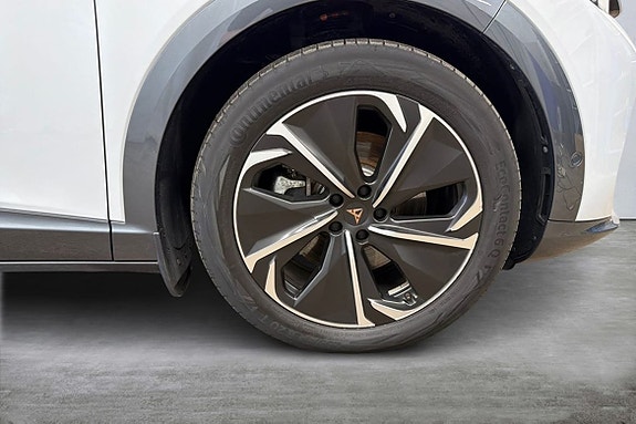 Cupra Tavascan 13 of 15