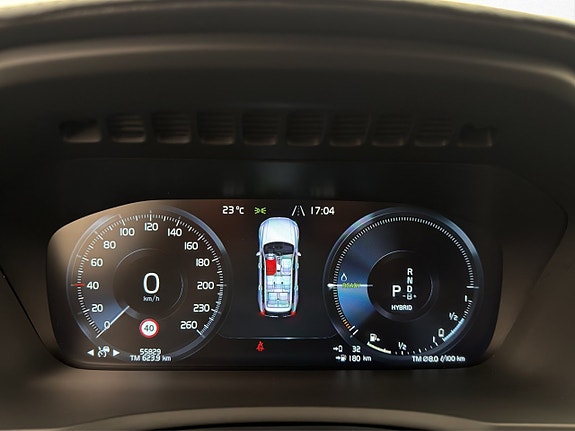 Volvo XC90 26 of 30
