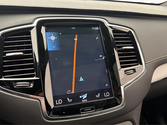 Volvo XC90 15 of 30