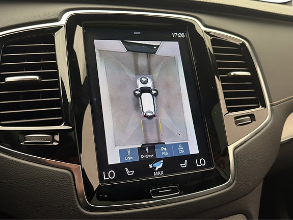 Volvo XC90 17 of 30