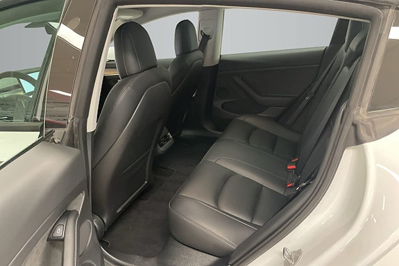 Tesla Model 3 12 of 16