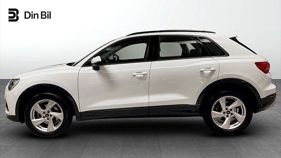 Audi Q3 2 of 13
