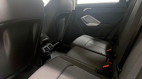 Audi Q3 12 of 13