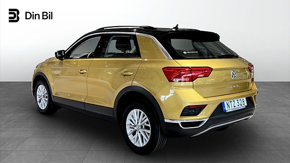 Volkswagen T-Roc 3 of 5