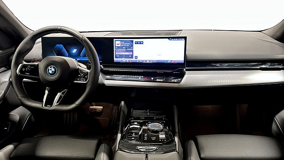 BMW 530e 4 of 5