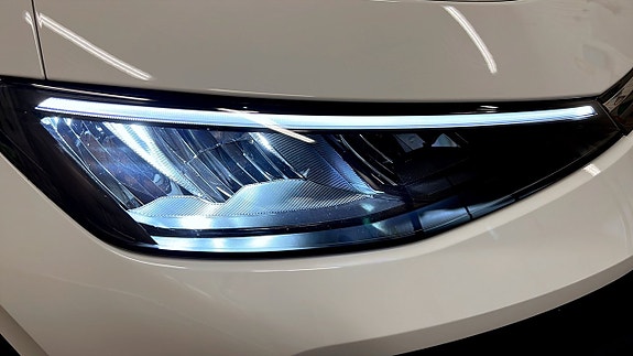 Volkswagen T-Roc 14 of 21