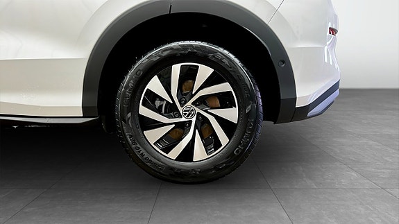 Volkswagen T-Roc 6 of 21