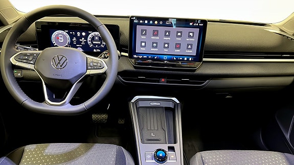 Volkswagen T-Roc 10 of 21