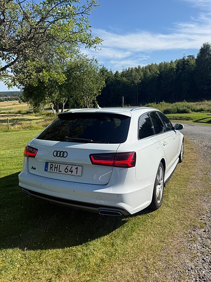 Audi A6 4 of 5