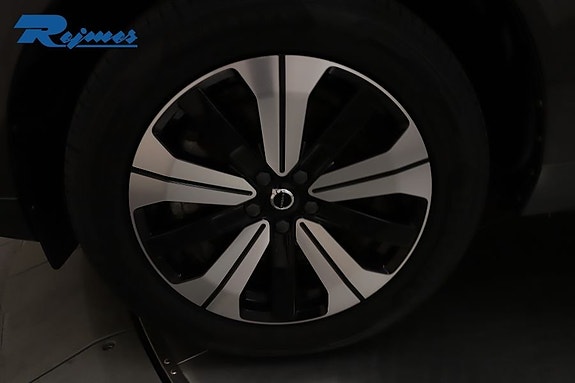 Volvo XC60 18 of 30