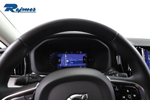 Volvo XC60 10 of 30