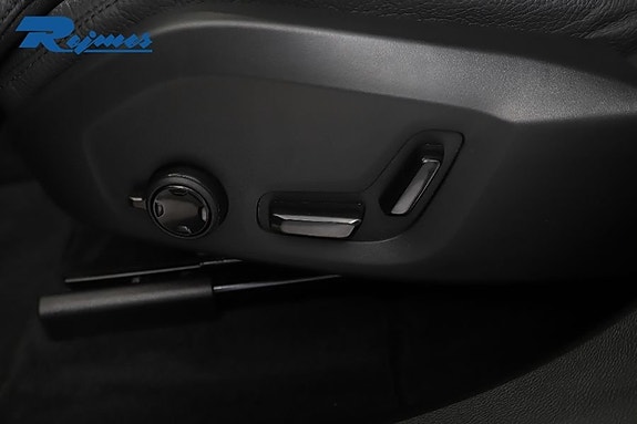 Volvo XC60 6 of 30