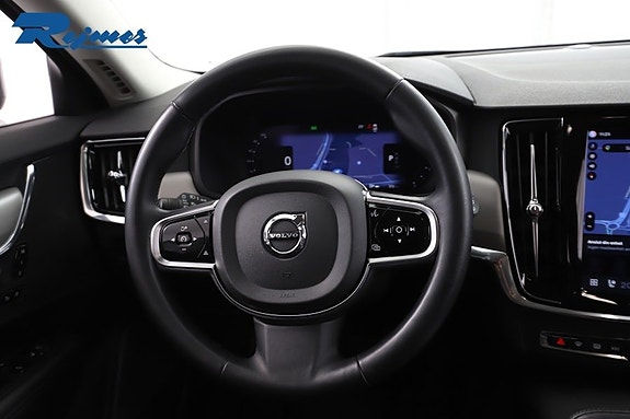 Volvo V90 Cross Country 4 of 5