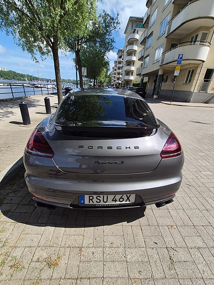 Porsche Panamera S 2 of 5
