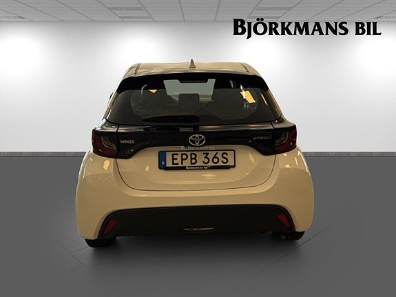 Toyota Yaris 5 of 5