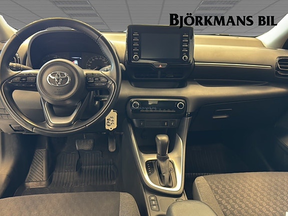 Toyota Yaris 7 of 15