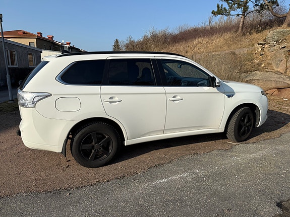 Mitsubishi Outlander 3 of 5
