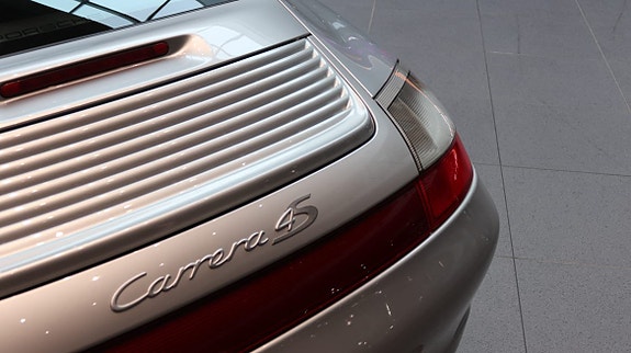 Porsche 911 Carrera 4S 10 of 11