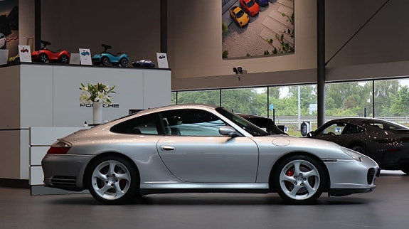 Porsche 911 3 of 5
