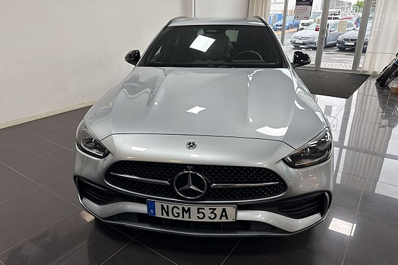 Mercedes-Benz C300 10 of 16