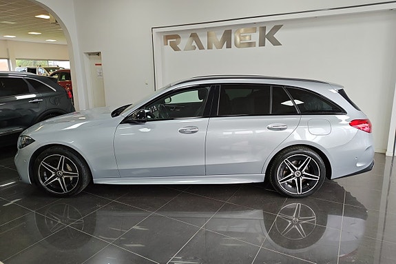 Mercedes-Benz C300 2 of 5