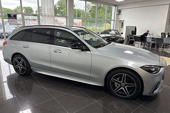 Mercedes-Benz C300 14 of 16