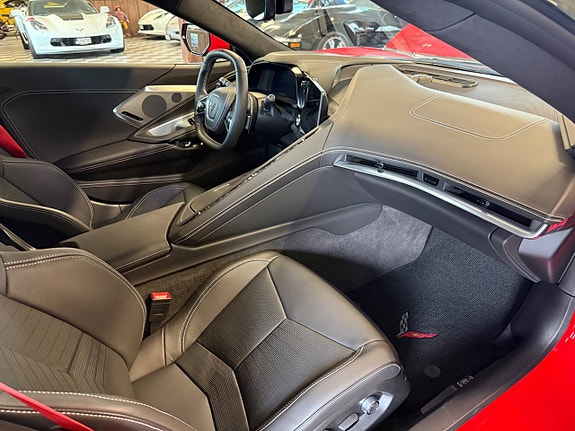 Chevrolet Corvette 23 of 26