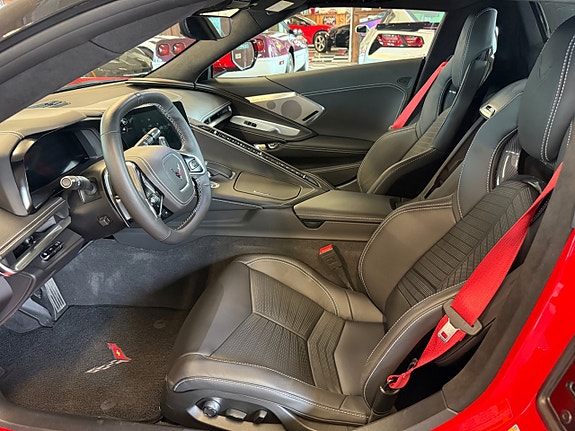 Chevrolet Corvette 18 of 26