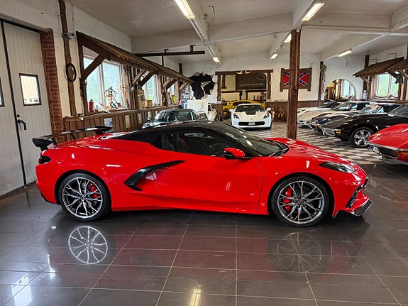 Chevrolet Corvette 14 of 26