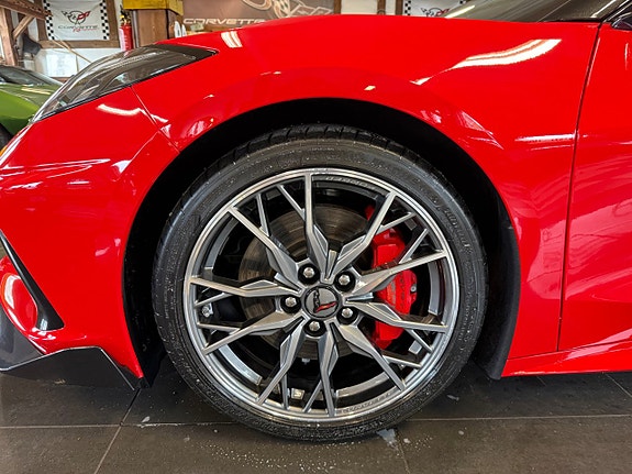 Chevrolet Corvette 8 of 26