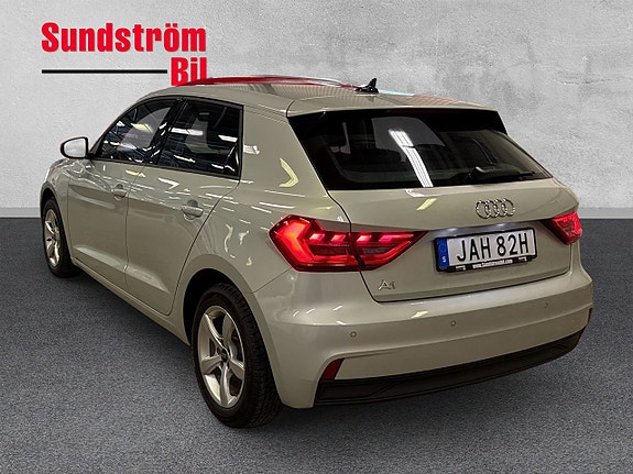 Audi A1 4 of 5