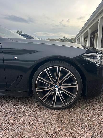 BMW 530i 4 of 5