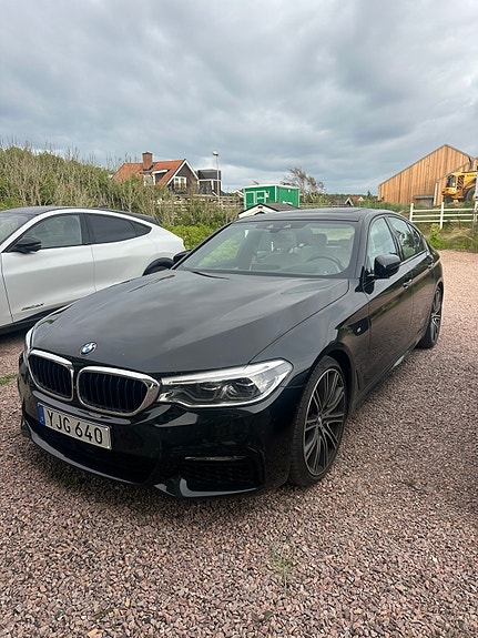 BMW 530i 3 of 5