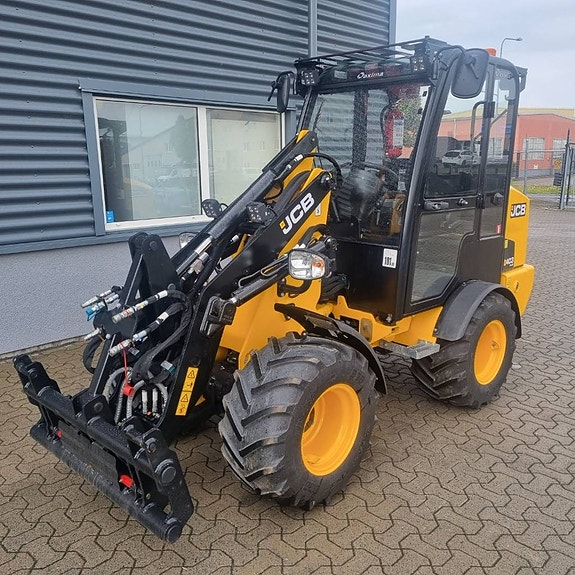 JCB 403 2 of 5