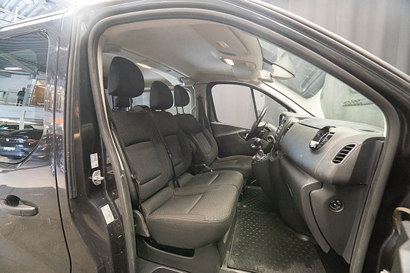 Opel Vivaro 21 of 21