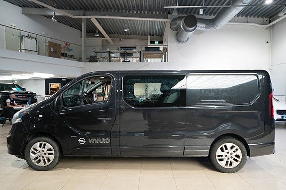 Opel Vivaro 10 of 21